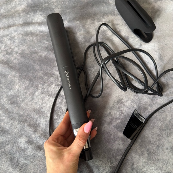 ghd Platinum+ Styler — 1” Flat Iron - Picture 1 of 6